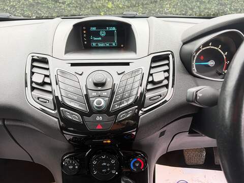 Ford Fiesta 1.0T EcoBoost Zetec Hatchback 5dr Petrol Powershift Euro 5 (100 ps) - U2218