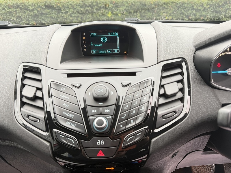 Ford Fiesta 1.0T EcoBoost Zetec Hatchback 5dr Petrol Powershift Euro 5 (100 ps) - U2218