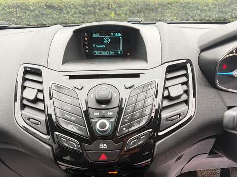 Ford Fiesta 1.0T EcoBoost Zetec Hatchback 5dr Petrol Powershift Euro 5 (100 ps) - U2218