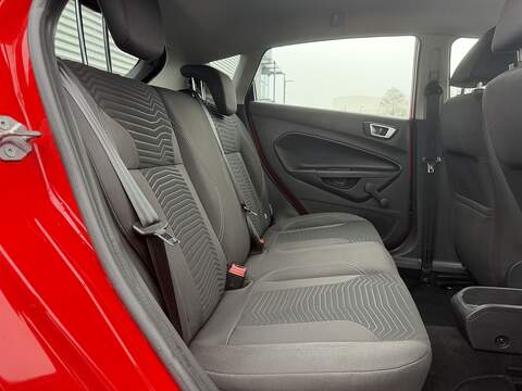 Ford Fiesta 1.0T EcoBoost Zetec Hatchback 5dr Petrol Powershift Euro 5 (100 ps) - U2218