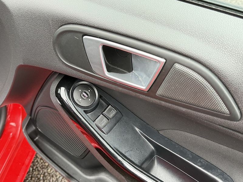 Ford Fiesta 1.0T EcoBoost Zetec Hatchback 5dr Petrol Powershift Euro 5 (100 ps) - U2218