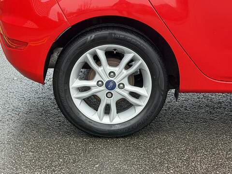 Ford Fiesta 1.0T EcoBoost Zetec Hatchback 5dr Petrol Powershift Euro 5 (100 ps) - U2218