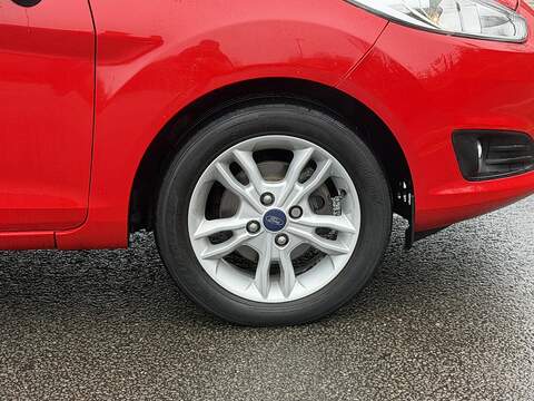 Ford Fiesta 1.0T EcoBoost Zetec Hatchback 5dr Petrol Powershift Euro 5 (100 ps) - U2218
