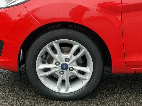 Ford Fiesta 1.0T EcoBoost Zetec Hatchback 5dr Petrol Powershift Euro 5 (100 ps) - U2218