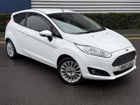 Ford Fiesta 1.0T EcoBoost Titanium Hatchback 3dr Petrol Manual Euro 5 (s/s) (100 ps) - U2219