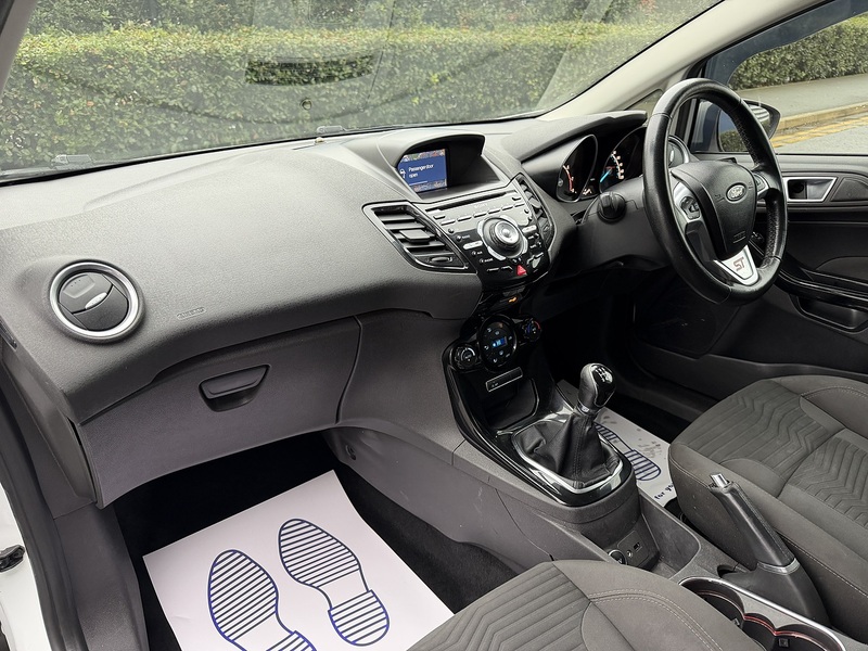 Ford Fiesta 1.0T EcoBoost Titanium Hatchback 3dr Petrol Manual Euro 5 (s/s) (100 ps) - U2219