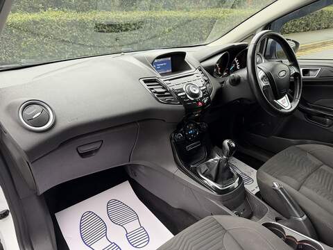Ford Fiesta 1.0T EcoBoost Titanium Hatchback 3dr Petrol Manual Euro 5 (s/s) (100 ps) - U2219