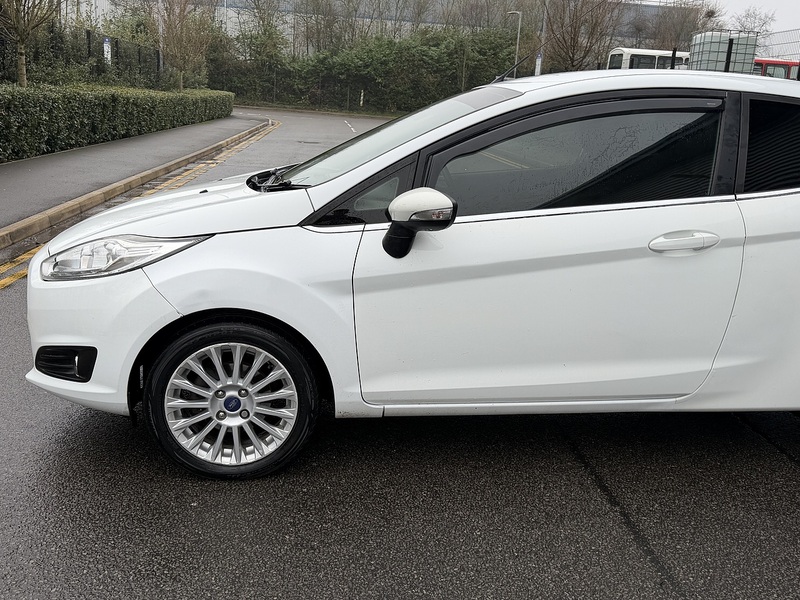 Ford Fiesta 1.0T EcoBoost Titanium Hatchback 3dr Petrol Manual Euro 5 (s/s) (100 ps) - U2219