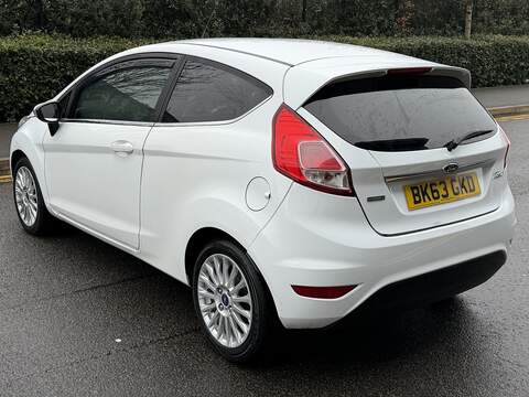 Ford Fiesta 1.0T EcoBoost Titanium Hatchback 3dr Petrol Manual Euro 5 (s/s) (100 ps) - U2219