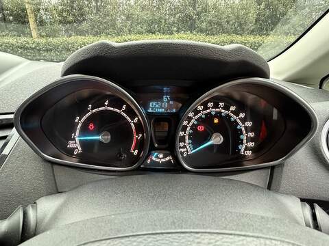 Ford Fiesta 1.0T EcoBoost Titanium Hatchback 3dr Petrol Manual Euro 5 (s/s) (100 ps) - U2219
