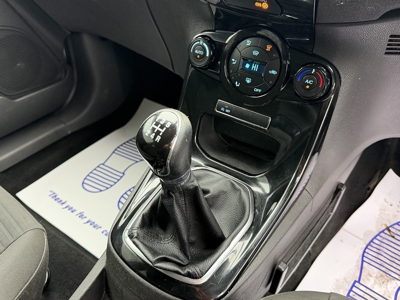 Ford Fiesta 1.0T EcoBoost Titanium Hatchback 3dr Petrol Manual Euro 5 (s/s) (100 ps) - U2219
