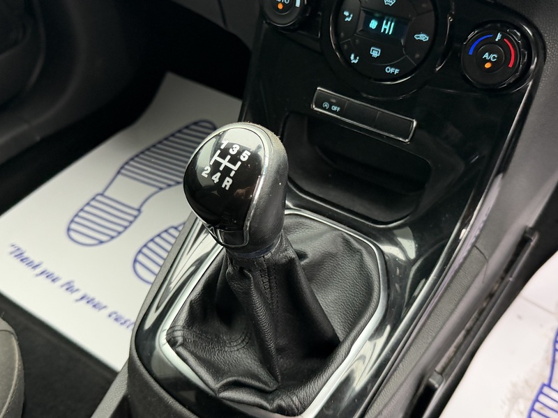 Ford Fiesta 1.0T EcoBoost Titanium Hatchback 3dr Petrol Manual Euro 5 (s/s) (100 ps) - U2219