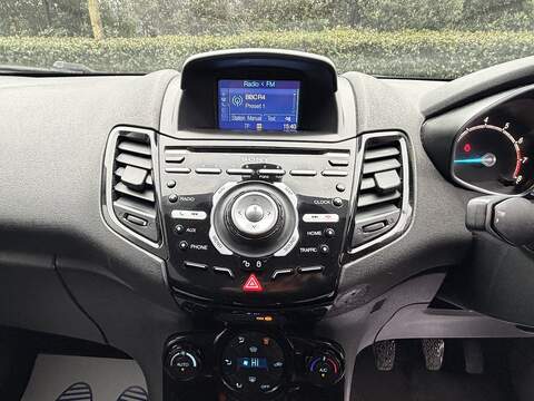 Ford Fiesta 1.0T EcoBoost Titanium Hatchback 3dr Petrol Manual Euro 5 (s/s) (100 ps) - U2219
