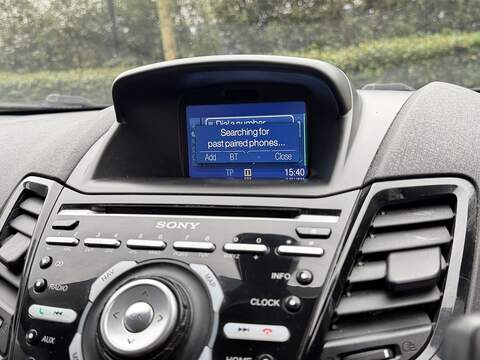 Ford Fiesta 1.0T EcoBoost Titanium Hatchback 3dr Petrol Manual Euro 5 (s/s) (100 ps) - U2219