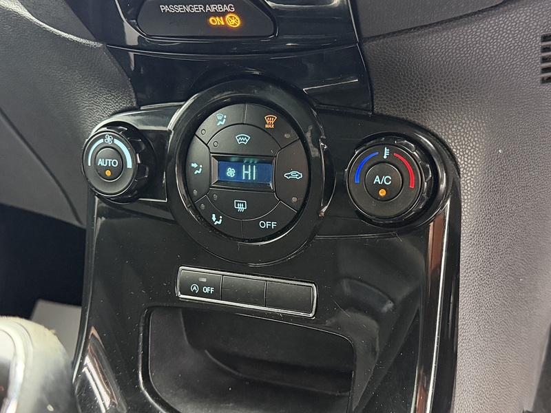 Ford Fiesta 1.0T EcoBoost Titanium Hatchback 3dr Petrol Manual Euro 5 (s/s) (100 ps) - U2219