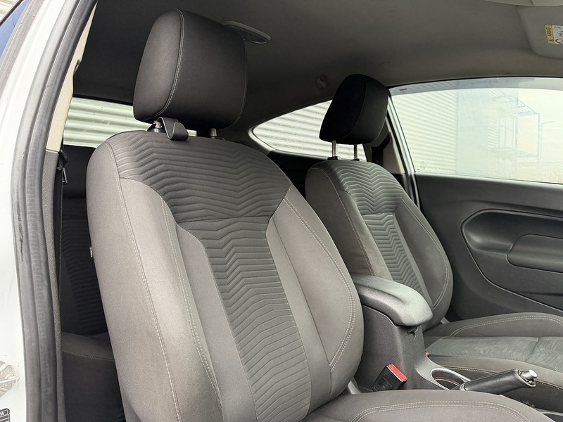 Ford Fiesta 1.0T EcoBoost Titanium Hatchback 3dr Petrol Manual Euro 5 (s/s) (100 ps) - U2219