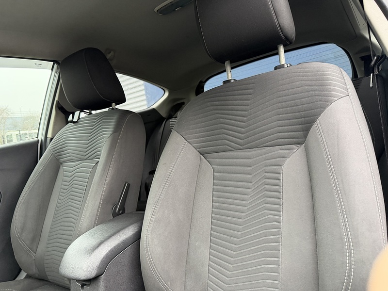 Ford Fiesta 1.0T EcoBoost Titanium Hatchback 3dr Petrol Manual Euro 5 (s/s) (100 ps) - U2219