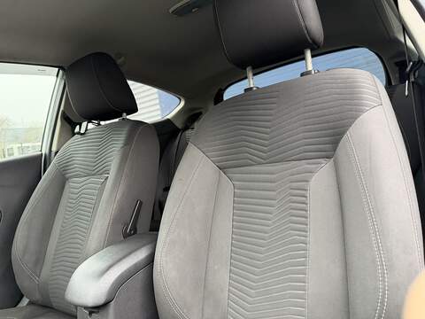 Ford Fiesta 1.0T EcoBoost Titanium Hatchback 3dr Petrol Manual Euro 5 (s/s) (100 ps) - U2219