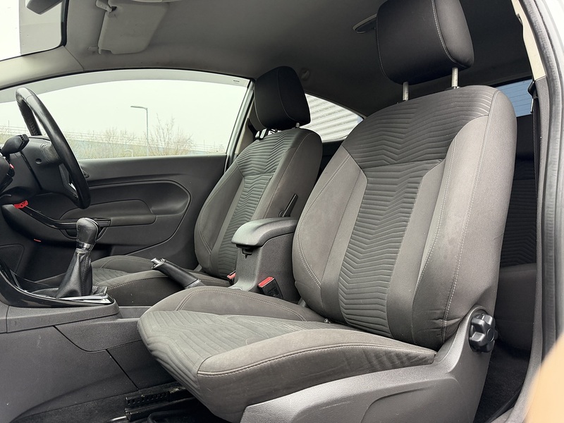 Ford Fiesta 1.0T EcoBoost Titanium Hatchback 3dr Petrol Manual Euro 5 (s/s) (100 ps) - U2219