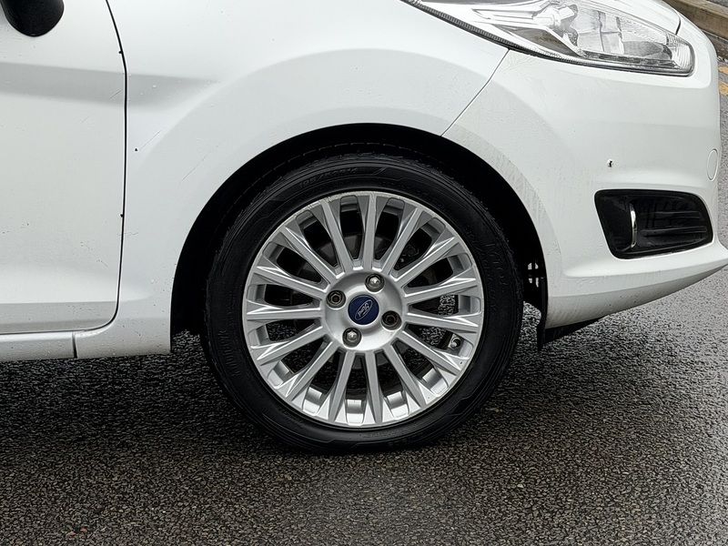 Ford Fiesta 1.0T EcoBoost Titanium Hatchback 3dr Petrol Manual Euro 5 (s/s) (100 ps) - U2219