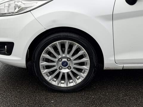 Ford Fiesta 1.0T EcoBoost Titanium Hatchback 3dr Petrol Manual Euro 5 (s/s) (100 ps) - U2219