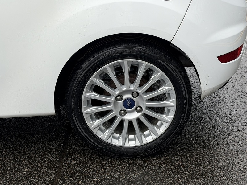 Ford Fiesta 1.0T EcoBoost Titanium Hatchback 3dr Petrol Manual Euro 5 (s/s) (100 ps) - U2219