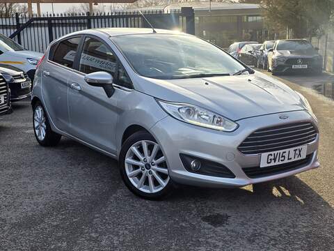 Ford Fiesta FOCUS 1.6L ZETEC 5d AUTO 124 BHP 12 MONTHS MOT - JUST SERVICED