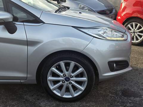 Ford Fiesta 1.0T EcoBoost Titanium Hatchback 5dr Petrol Powershift Euro 6 (100 ps) - U2225