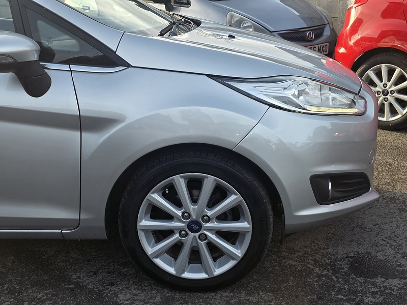 Ford Fiesta 1.0T EcoBoost Titanium Hatchback 5dr Petrol Powershift Euro 6 (100 ps) - U2225