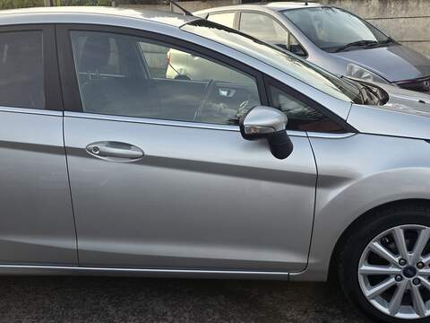 Ford Fiesta 1.0T EcoBoost Titanium Hatchback 5dr Petrol Powershift Euro 6 (100 ps) - U2225