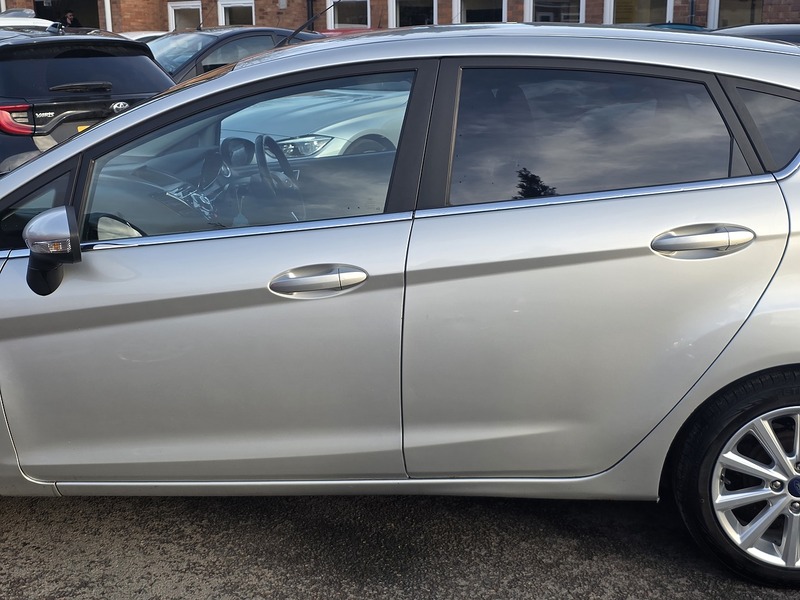 Ford Fiesta 1.0T EcoBoost Titanium Hatchback 5dr Petrol Powershift Euro 6 (100 ps) - U2225