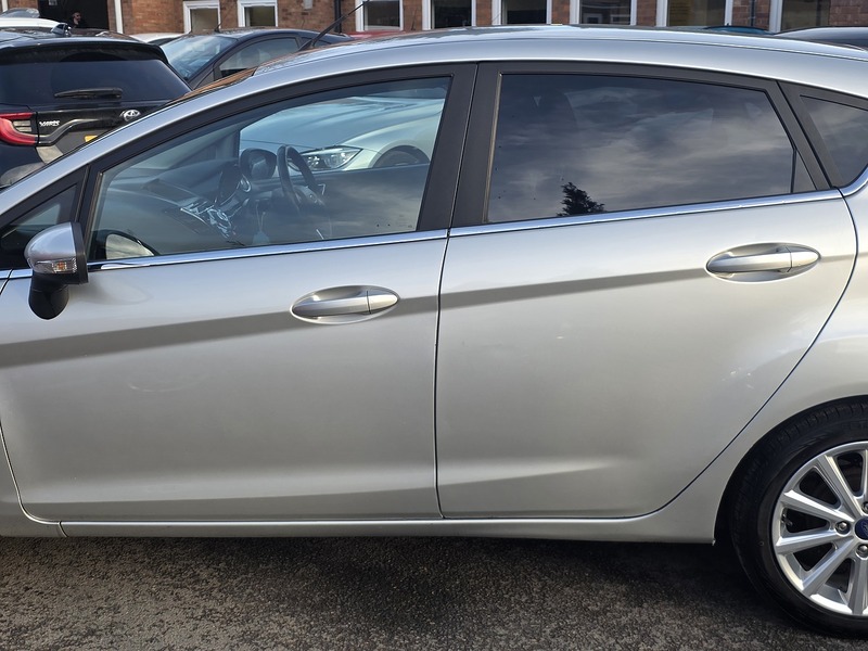 Ford Fiesta 1.0T EcoBoost Titanium Hatchback 5dr Petrol Powershift Euro 6 (100 ps) - U2225