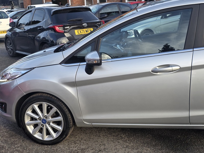 Ford Fiesta 1.0T EcoBoost Titanium Hatchback 5dr Petrol Powershift Euro 6 (100 ps) - U2225