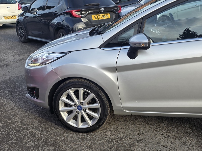 Ford Fiesta 1.0T EcoBoost Titanium Hatchback 5dr Petrol Powershift Euro 6 (100 ps) - U2225