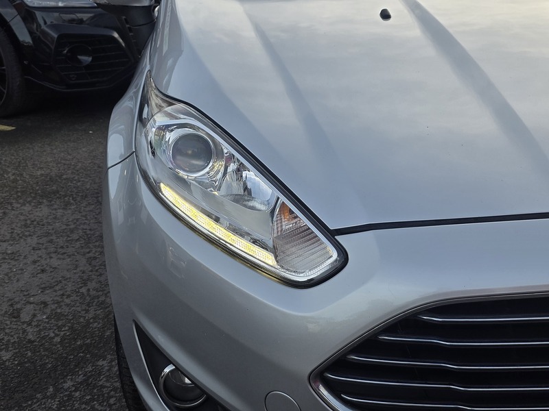 Ford Fiesta 1.0T EcoBoost Titanium Hatchback 5dr Petrol Powershift Euro 6 (100 ps) - U2225