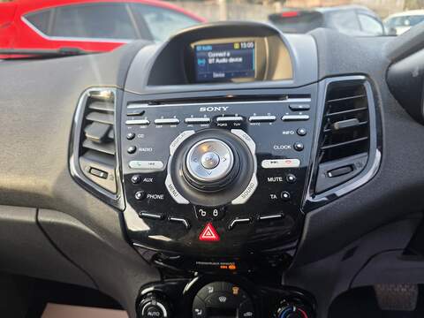 Ford Fiesta 1.0T EcoBoost Titanium Hatchback 5dr Petrol Powershift Euro 6 (100 ps) - U2225