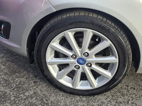 Ford Fiesta 1.0T EcoBoost Titanium Hatchback 5dr Petrol Powershift Euro 6 (100 ps) - U2225
