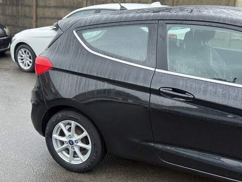 Ford Fiesta 1.0T EcoBoost Zetec Hatchback 3dr Petrol Manual Euro 6 (s/s) (100 ps) - U2231