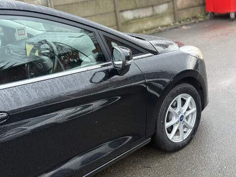 Ford Fiesta 1.0T EcoBoost Zetec Hatchback 3dr Petrol Manual Euro 6 (s/s) (100 ps) - U2231