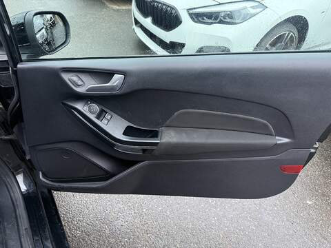 Ford Fiesta 1.0T EcoBoost Zetec Hatchback 3dr Petrol Manual Euro 6 (s/s) (100 ps) - U2231