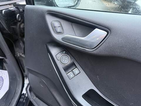 Ford Fiesta 1.0T EcoBoost Zetec Hatchback 3dr Petrol Manual Euro 6 (s/s) (100 ps) - U2231