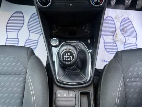 Ford Fiesta 1.0T EcoBoost Zetec Hatchback 3dr Petrol Manual Euro 6 (s/s) (100 ps) - U2231