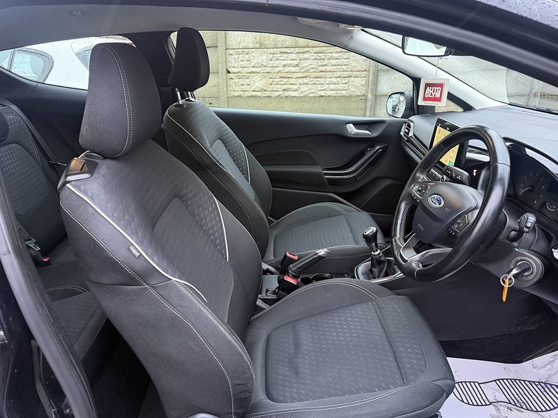 Ford Fiesta 1.0T EcoBoost Zetec Hatchback 3dr Petrol Manual Euro 6 (s/s) (100 ps) - U2231