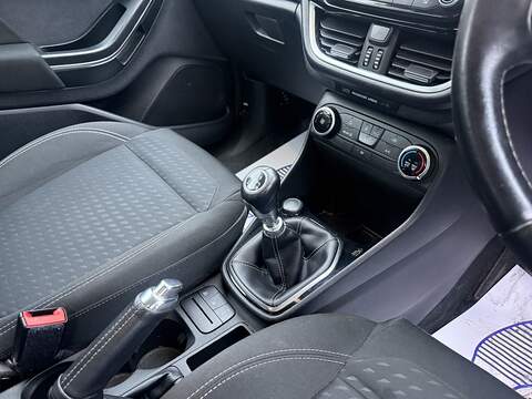 Ford Fiesta 1.0T EcoBoost Zetec Hatchback 3dr Petrol Manual Euro 6 (s/s) (100 ps) - U2231