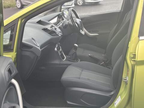 Ford Fiesta 1.4 Titanium Hatchback 5dr Petrol Manual (133 g/km, 94 bhp) - U2234