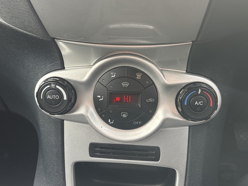 Ford Fiesta 1.4 Titanium Hatchback 5dr Petrol Manual (133 g/km, 94 bhp) - U2234