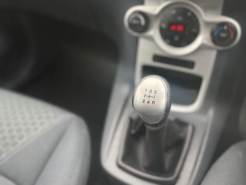 Ford Fiesta 1.4 Titanium Hatchback 5dr Petrol Manual (133 g/km, 94 bhp) - U2234