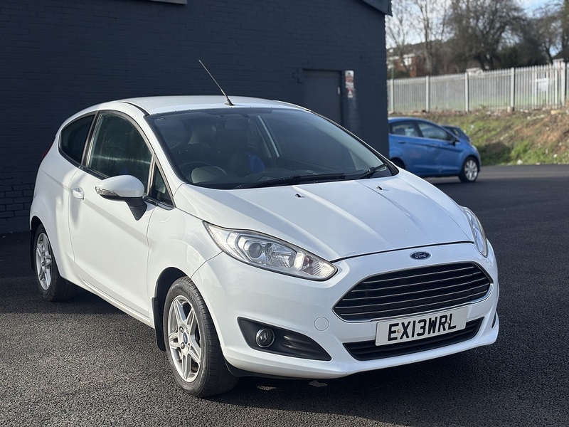 Ford Fiesta 1.0T EcoBoost Zetec Hatchback 3dr Petrol Manual Euro 5 (s/s) (100 ps) - U2236