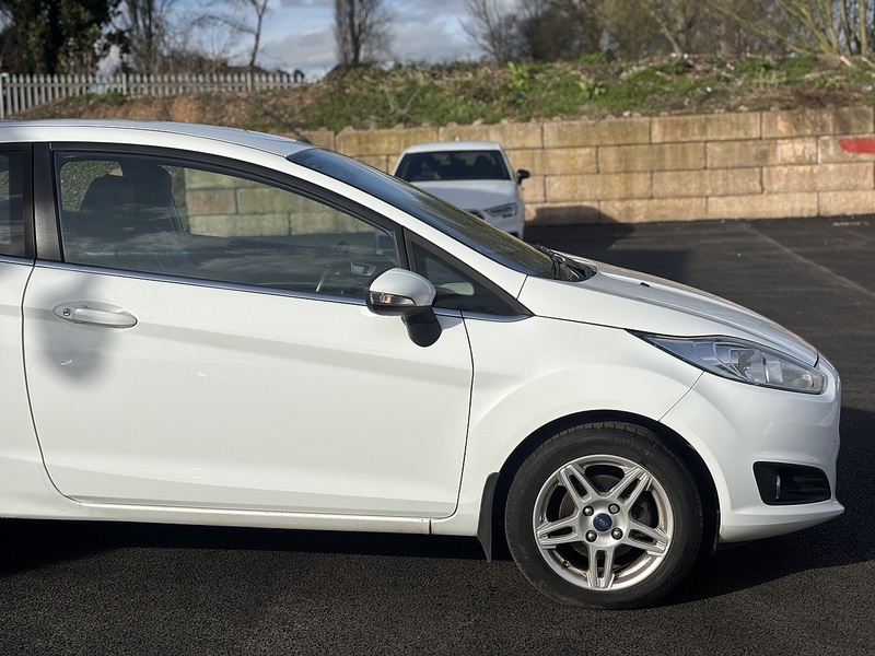 Ford Fiesta 1.0T EcoBoost Zetec Hatchback 3dr Petrol Manual Euro 5 (s/s) (100 ps) - U2236