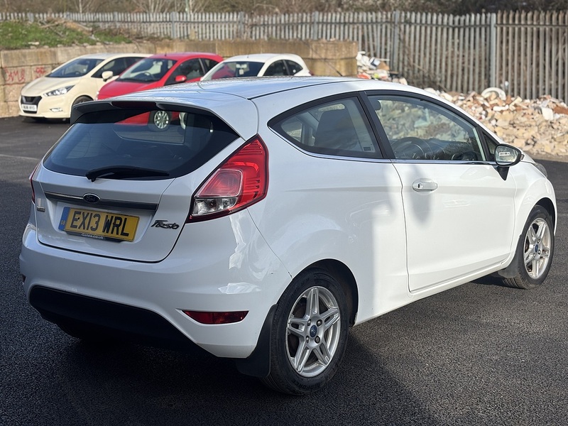 Ford Fiesta 1.0T EcoBoost Zetec Hatchback 3dr Petrol Manual Euro 5 (s/s) (100 ps) - U2236